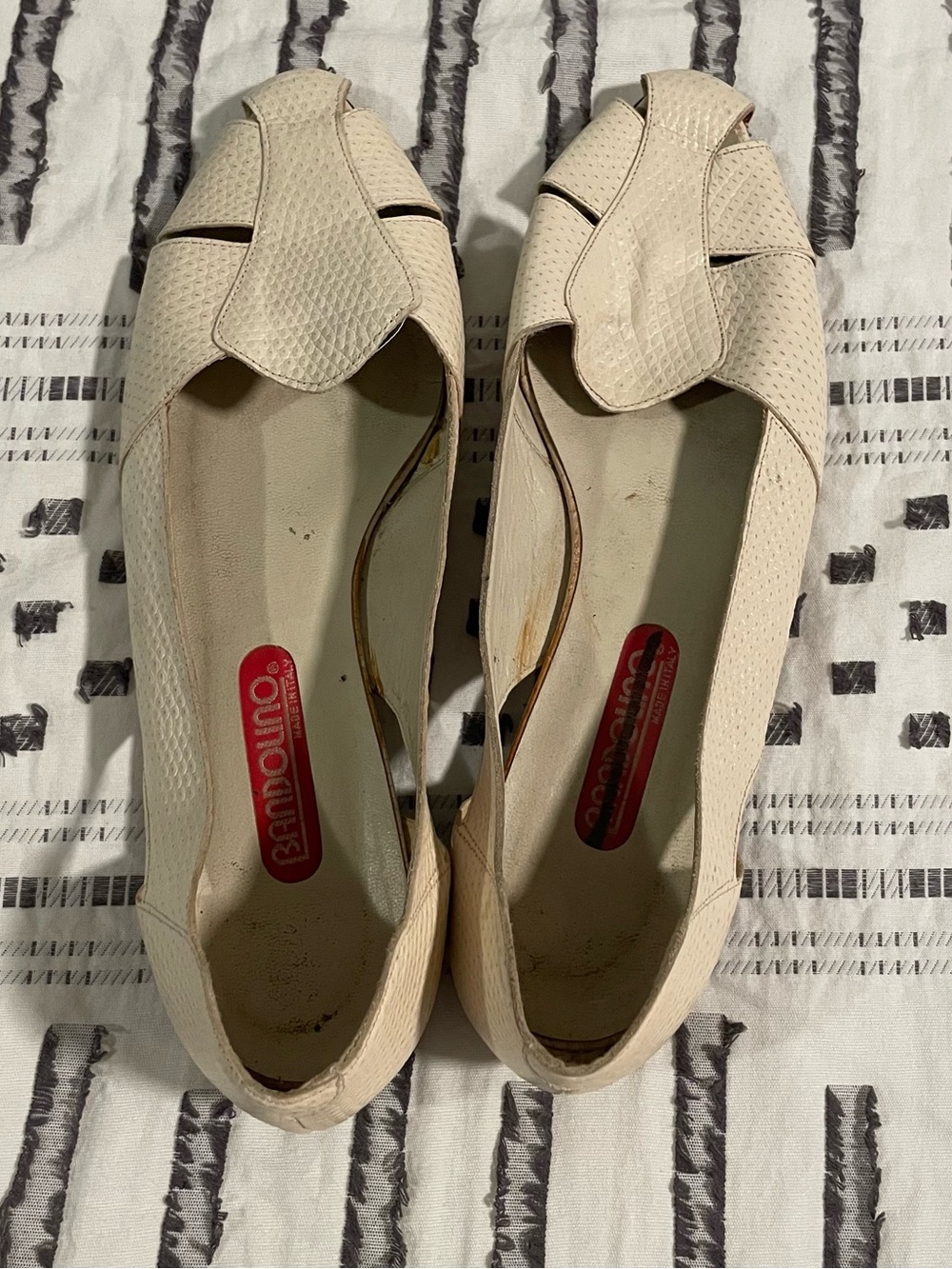 Vintage Women's Cream Slip-On Flats